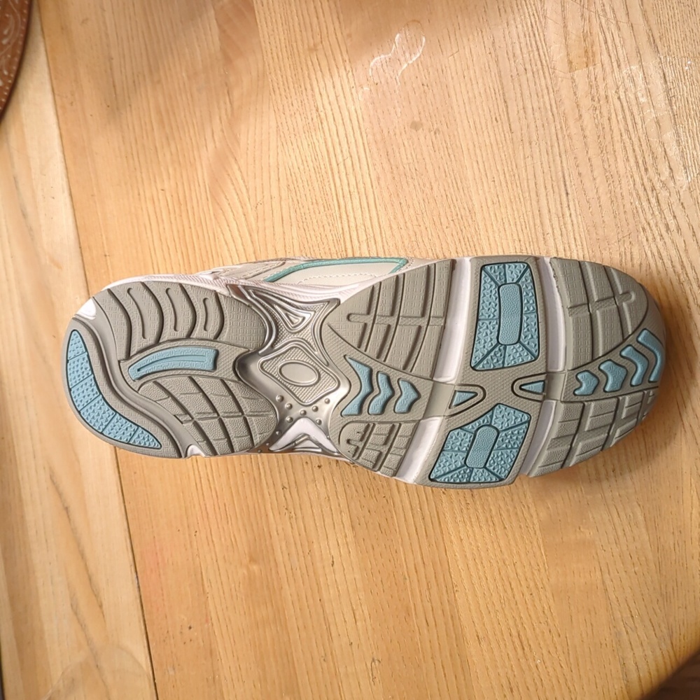 Vionic sneakers - Picture 2 of 4